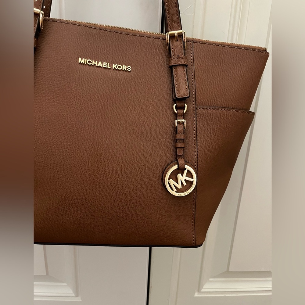Michael Kors Brown Leather Shoulder Bag Like New - Picture 7 of 13